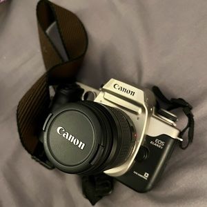 Canon EOS Elan 2e Film Camera